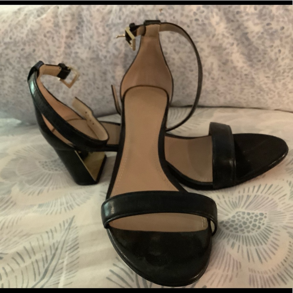 Stunning Tory Burch Strappy Sandals 8M!